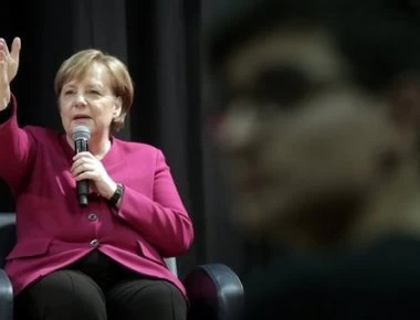 Η Μέρκελ δίνει... master class στους μαθητές της Γερμανικής Σχολής Αθηνών (φωτο)